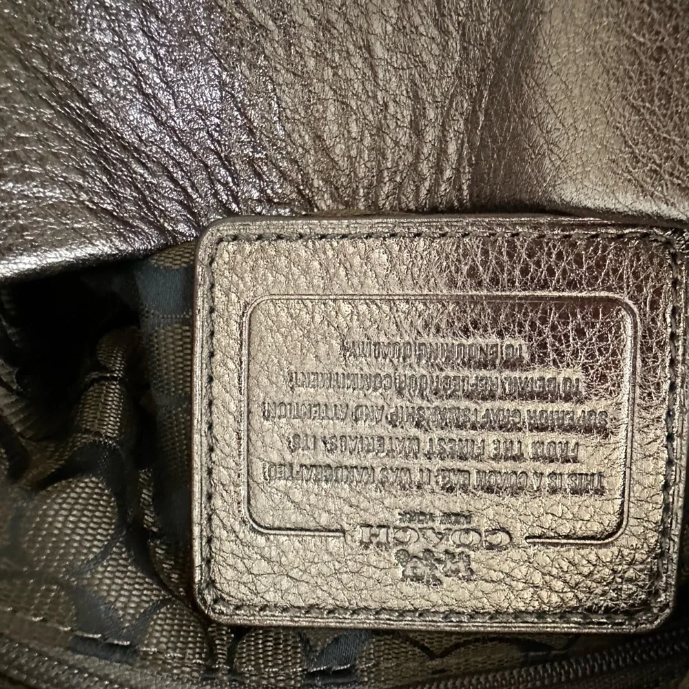 Coach - top handle 3 pocket- Vintage - lt.bronze w.gold accent - Picture 5 of 5